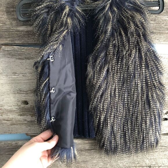 disney faux fur vest - Picture 2 of 4